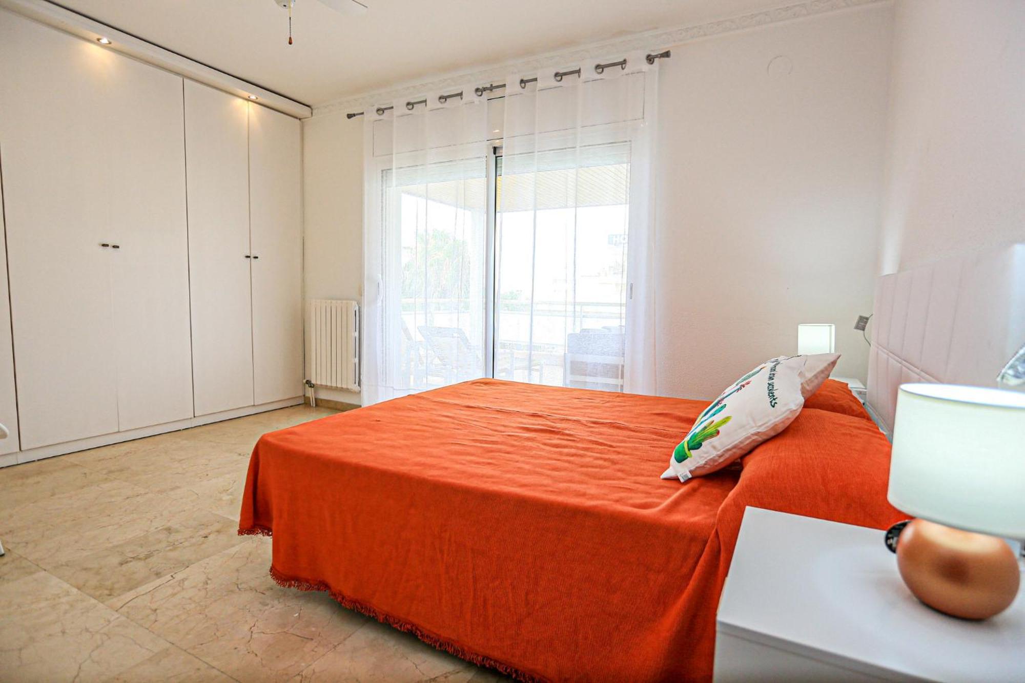 Aquarium - Only Families Apartment Cambrils